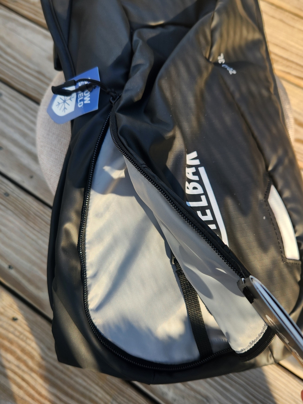 CamelBak Black Hydration Sling Bag for Men Or Women - Picture 7 of 8
